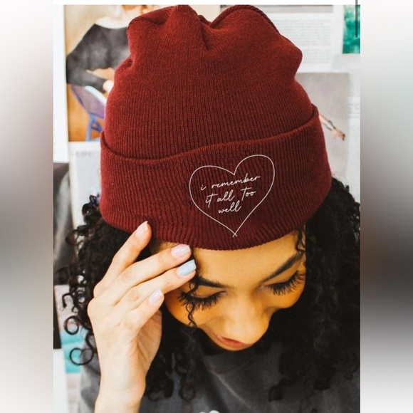 ❌ NEW Taylor Swift Unisex Red “All Too Well” Inspired Embroidered Ribbed Beanie - Picture 5 of 7